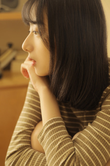 25岁女高中生